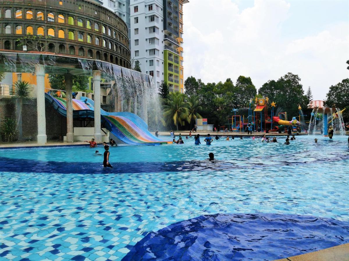 B - Lagoon Water Themepark Suite Melaka Town Εξωτερικό φωτογραφία