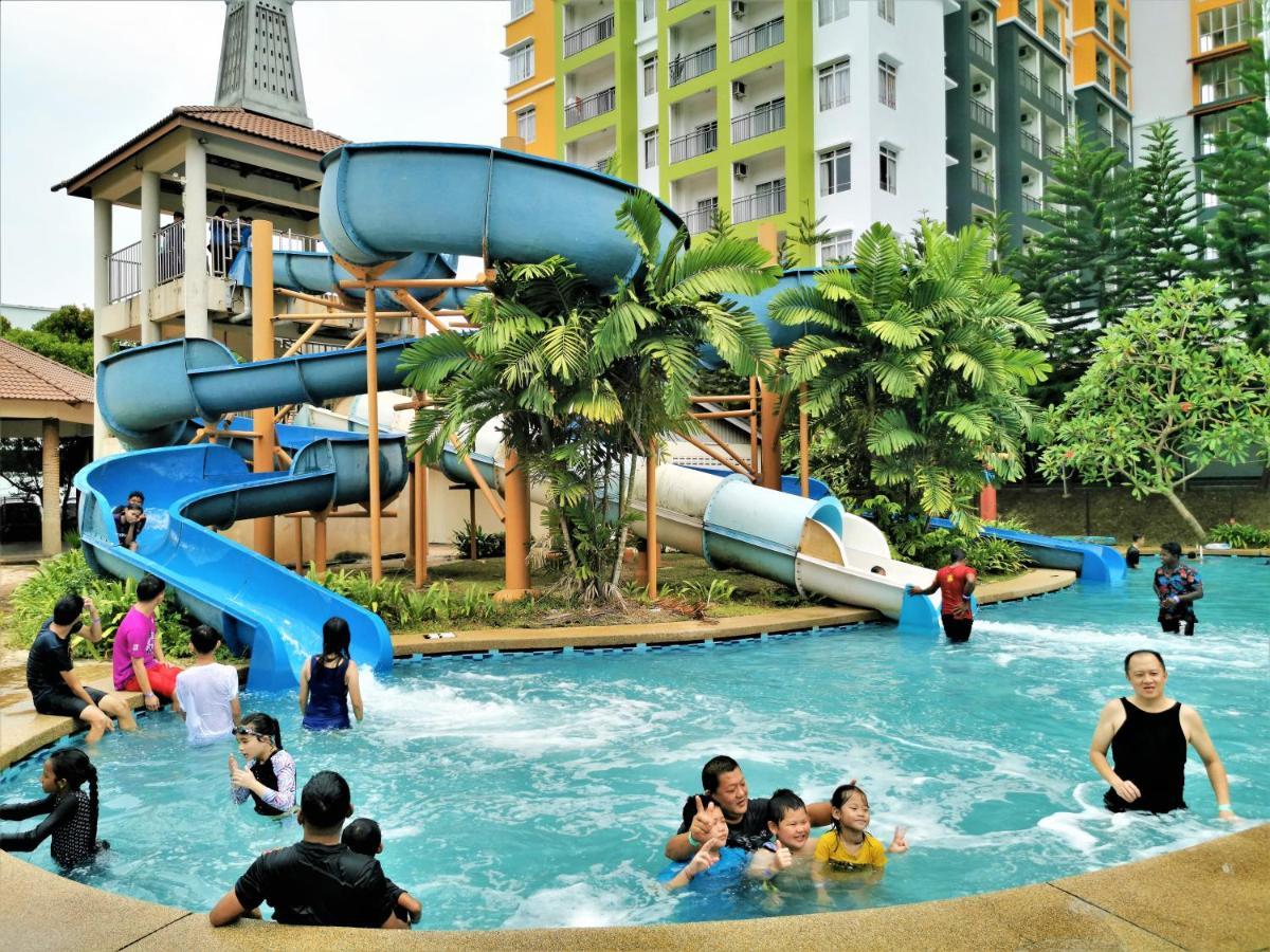 B - Lagoon Water Themepark Suite Melaka Town Εξωτερικό φωτογραφία