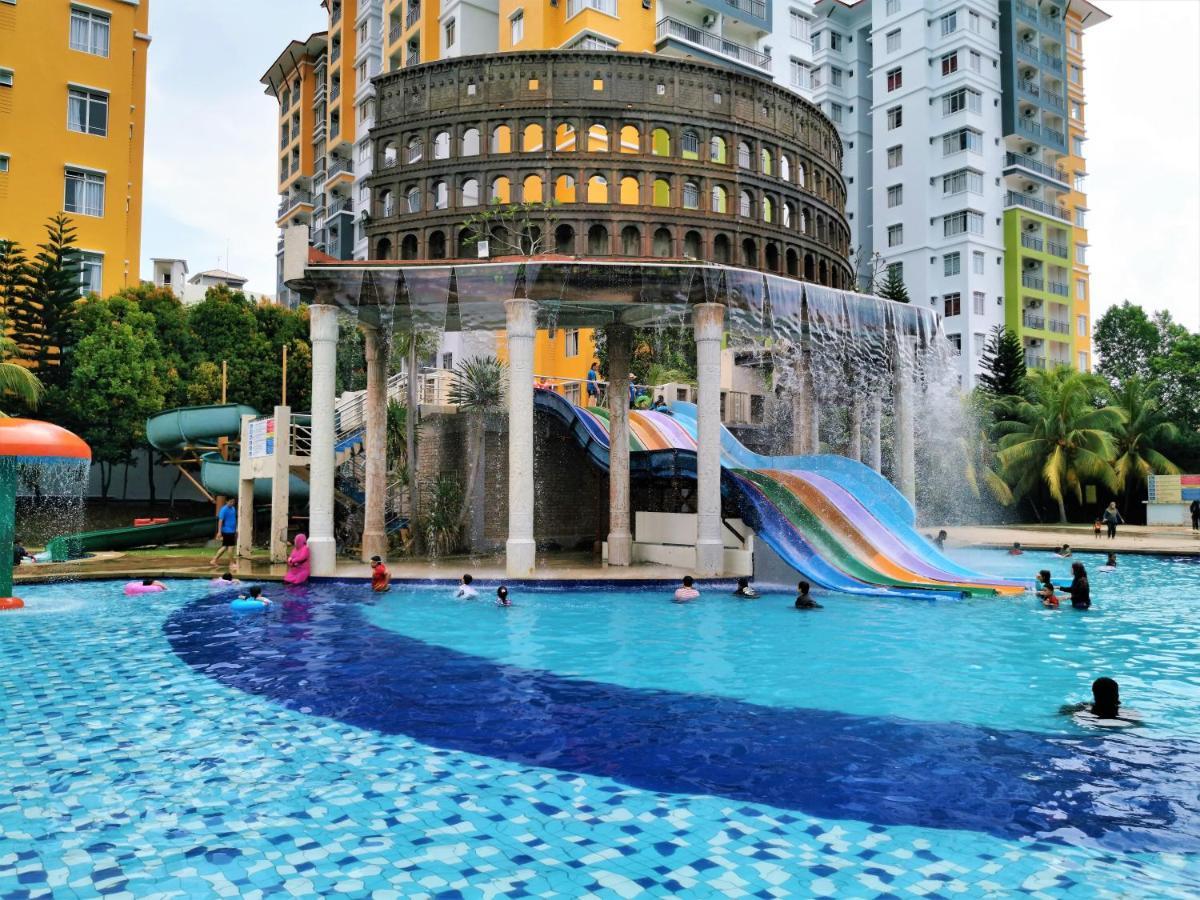 B - Lagoon Water Themepark Suite Melaka Town Εξωτερικό φωτογραφία