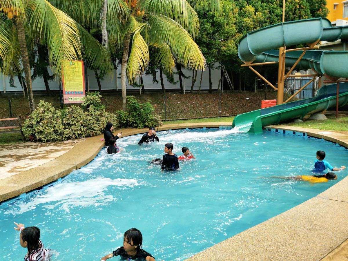 B - Lagoon Water Themepark Suite Melaka Town Εξωτερικό φωτογραφία