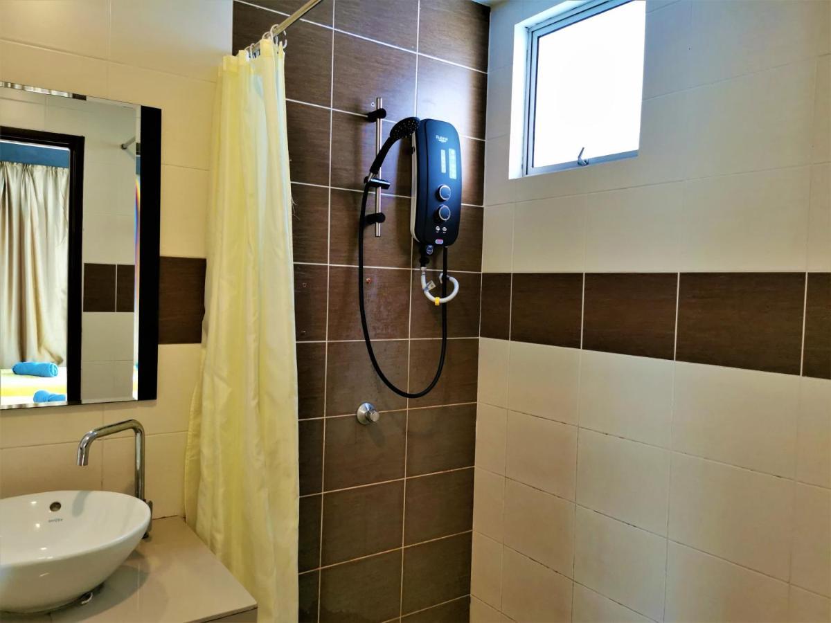 B - Lagoon Water Themepark Suite Melaka Town Εξωτερικό φωτογραφία